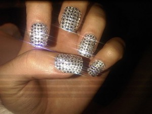 katy-perry-bling-crystal-nails