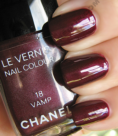 chanel-vamp-le-vernis-nail-polish