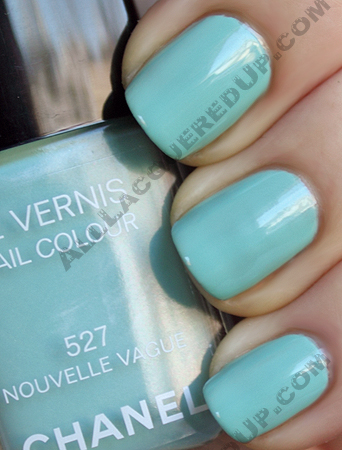 chanel-nouvelle-vague-swatch-les-pop-up-de-chanel-le-vernis