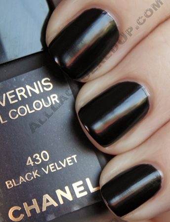 chanel black velvet swatch from the noir et or paris-shanghai collection