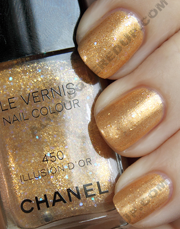 chanel illusion d'or layered over gold lamé swatch from the noir et or paris-shanghai collection