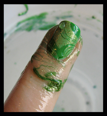 water-marble-manicure-nail