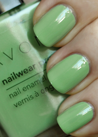 avon jade green nailwear pro nail polish swatch