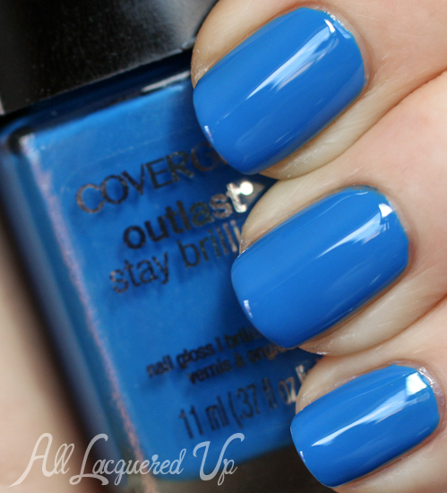 covergirl-outlast-out-of-the-blue-nail-polish-swatch