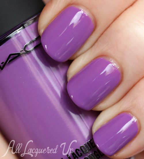 MAC Heroine nail lacquer swatch