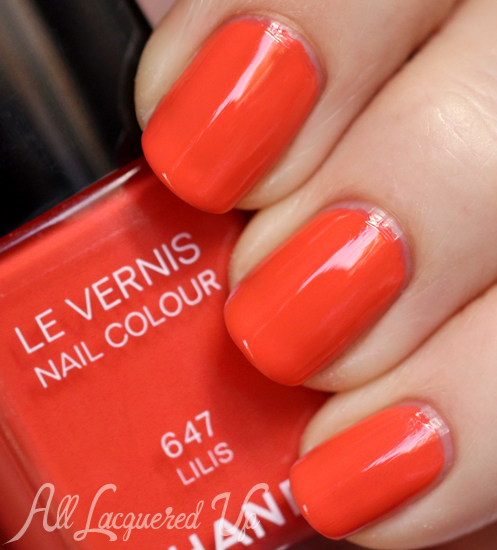 Chanel Lilis Le Vernis nail polish swatch