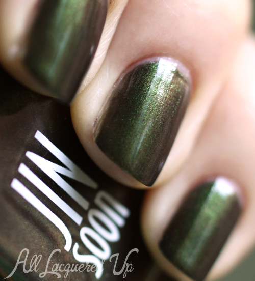 JINsoon Epidote duochrome nail polish