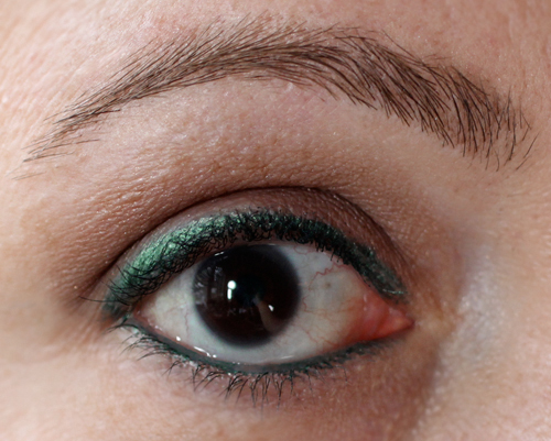 Rimmel Jungle Green Eyeliner with Urban Decay Naked 2