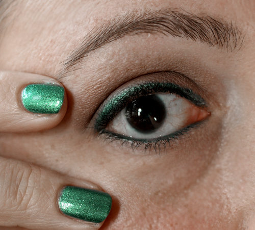 Teal Eyeliner for Makeup Wars Color Wars