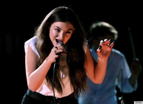 lorde-grammys-nails-manicure