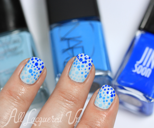 Blue Ombre Nail Art #ManiMonday