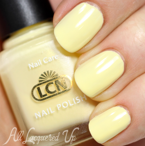 LCN Soft Daisy  swatch